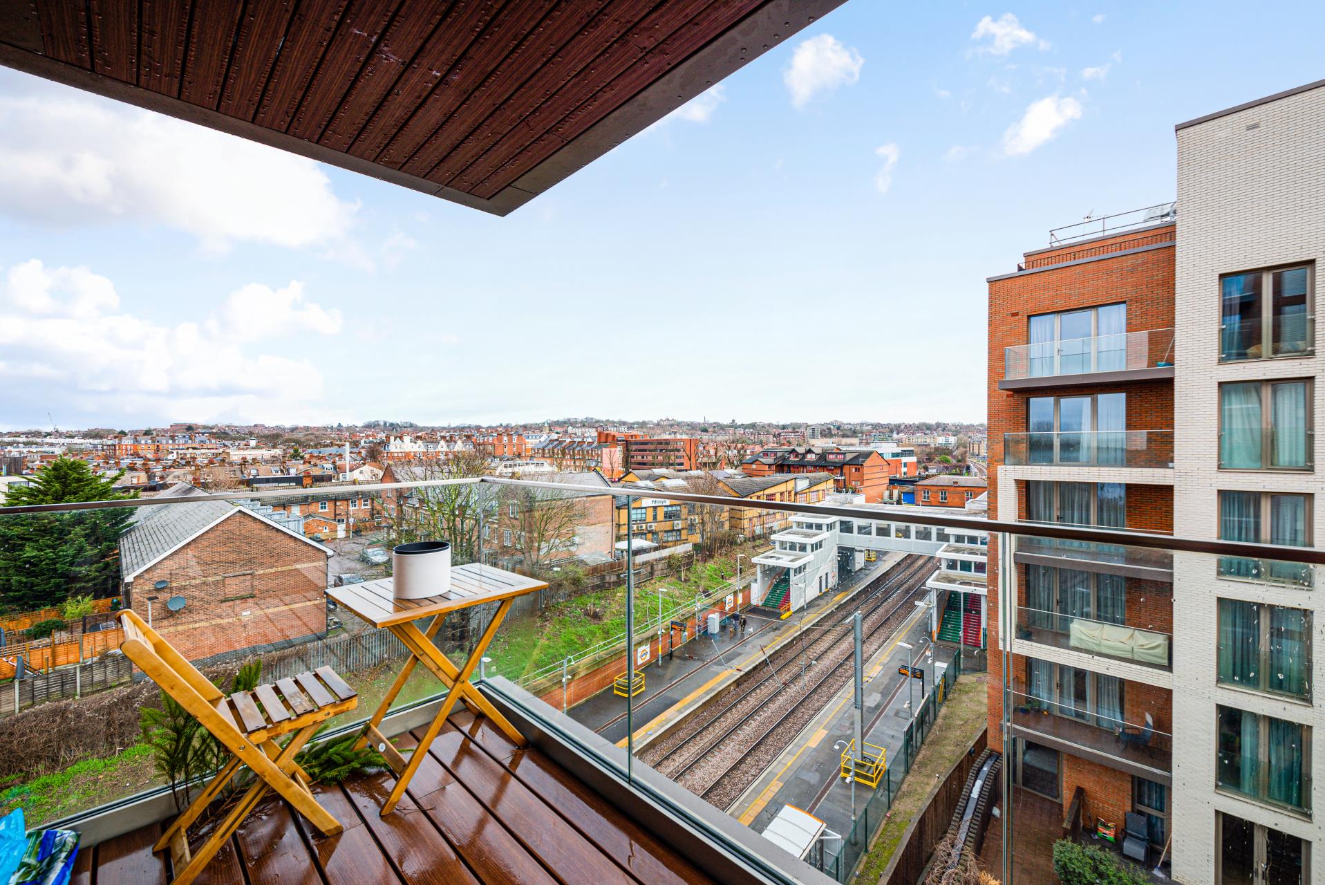Flat Heritage Lane in Greater London