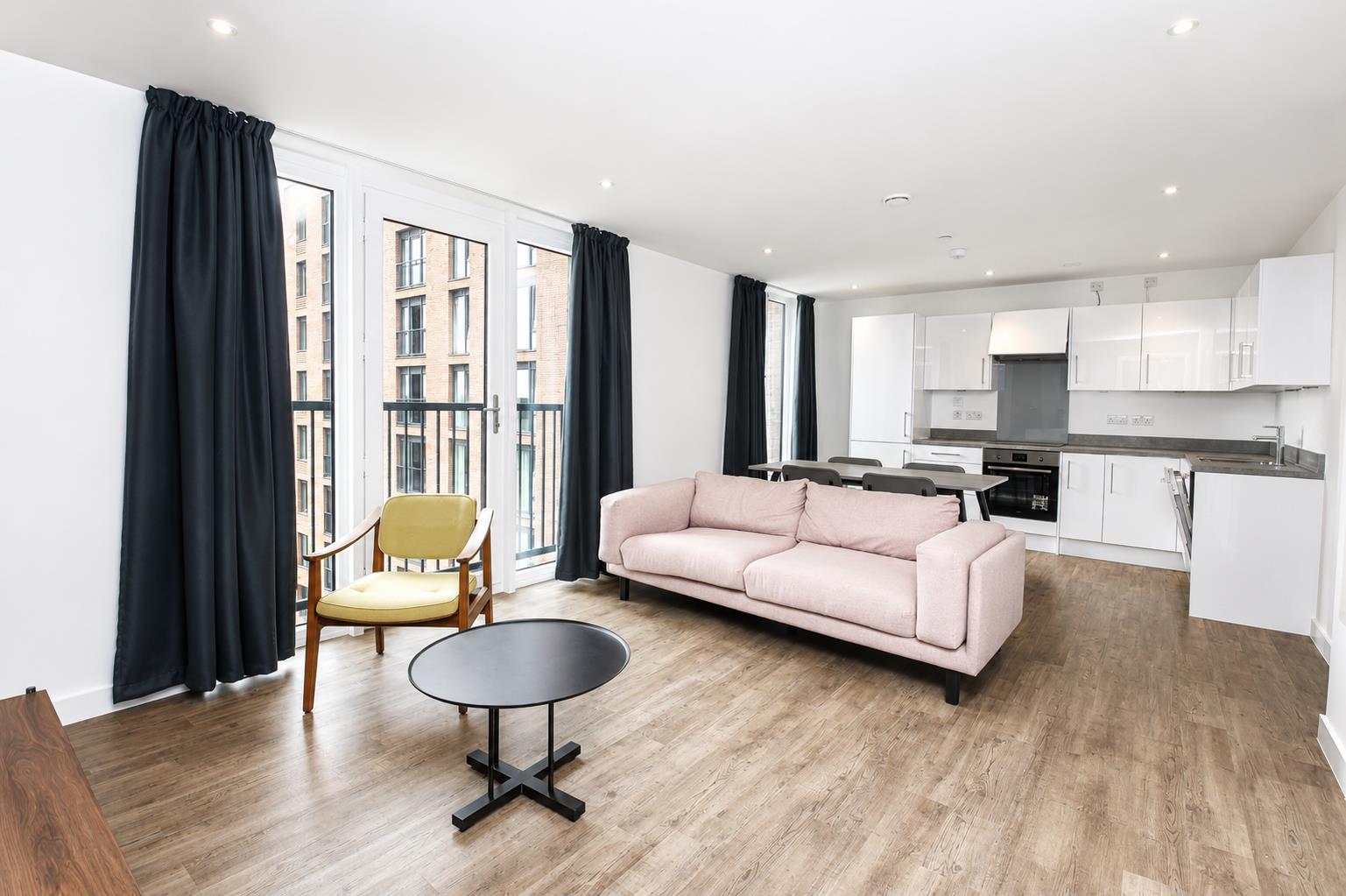 Flat Avebury Boulevard in Central Milton Keynes