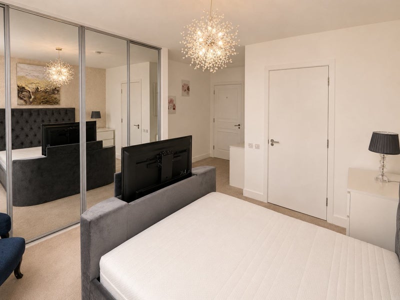 Room Beck Square in Greater London