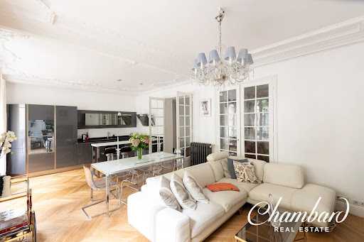 Flat Avenue Charles Floquet in Paris