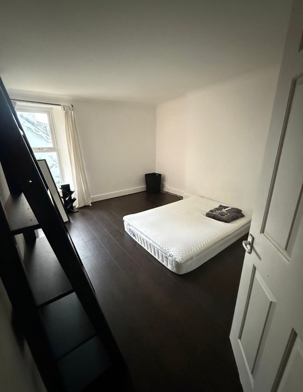 Room Cotham Brow in Bristol