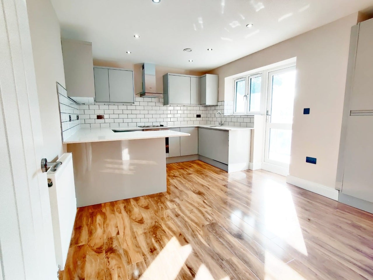 Flat Epsom Road in Greater London