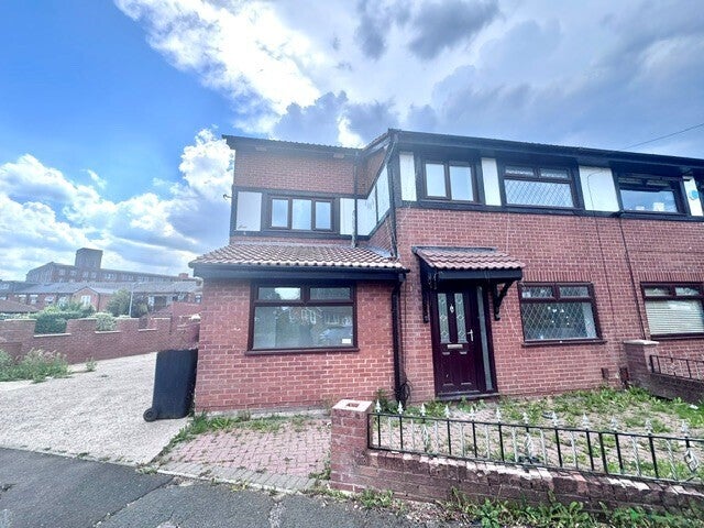House The Sheddings in Farnworth