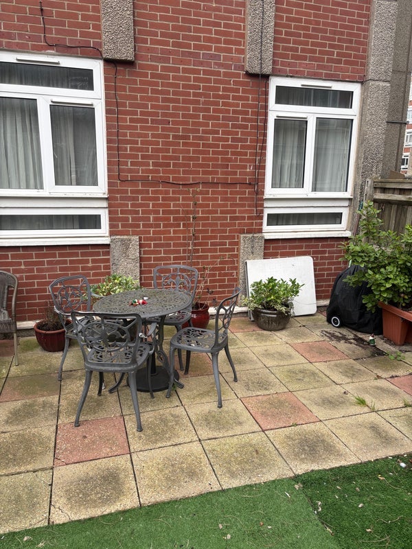 Room Ravenscroft Street in Greater London