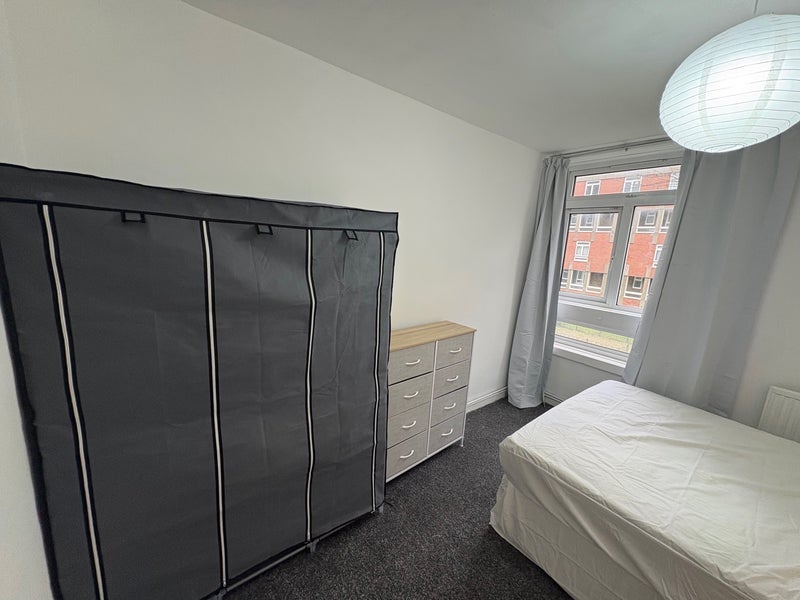 Room Ravenscroft Street in Greater London