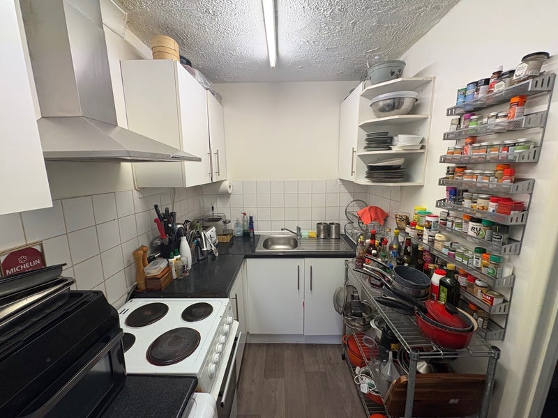 Room Ravenscroft Street in Greater London