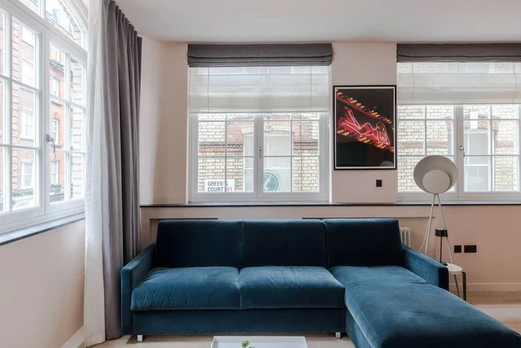 Flat Green's Court in City of Westminster