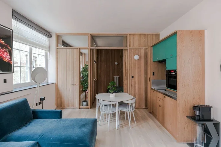 Flat Green's Court in City of Westminster