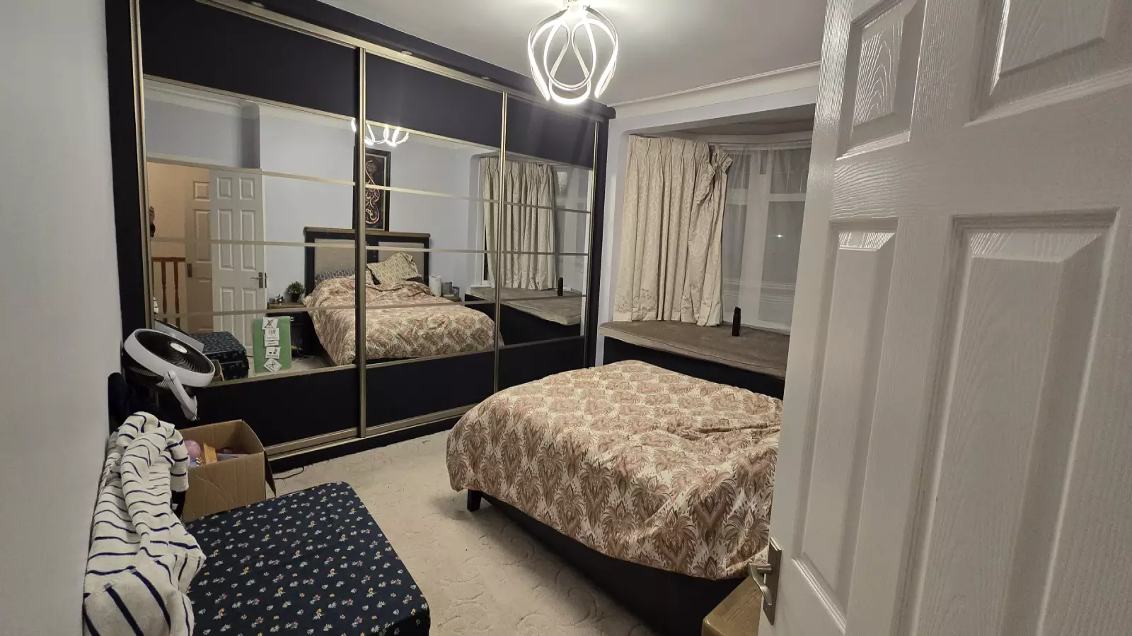Flat Glenwood Gardens in Greater London
