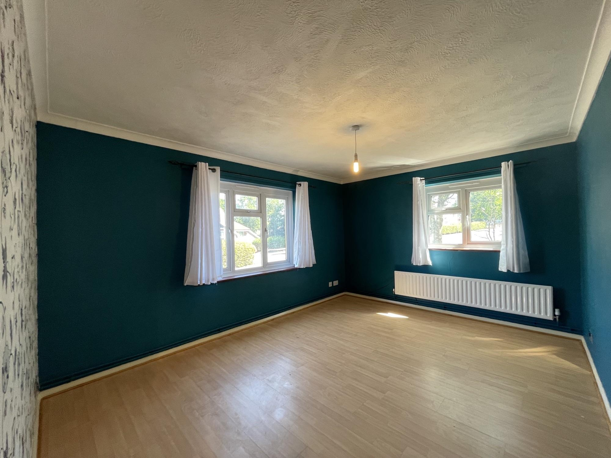 Flat Kilnbarn Way in Mid Sussex