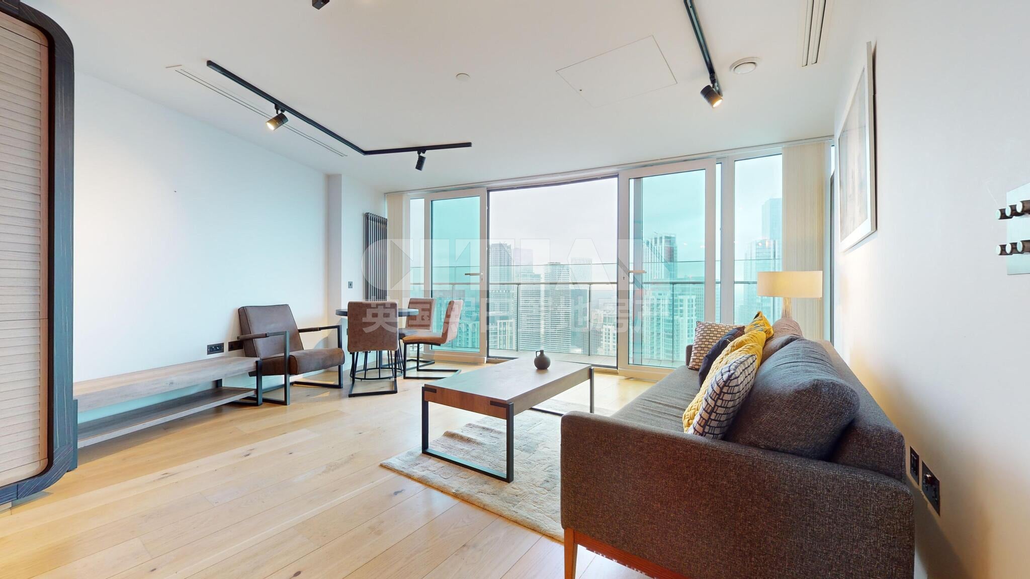 Flat Crossharbour Plaza in Greater London