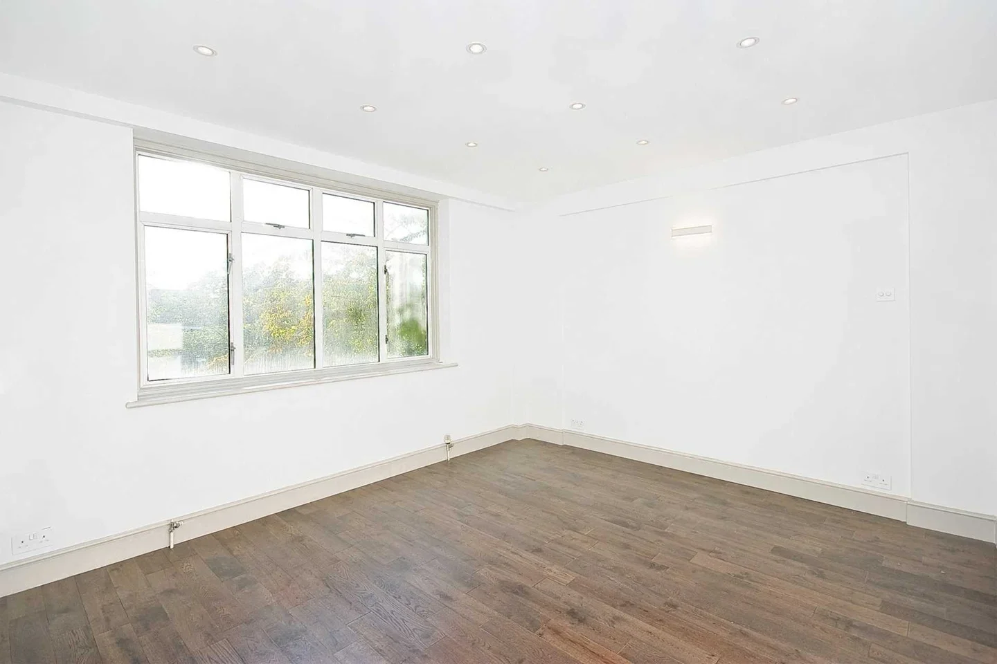 Flat Hardegray Close in Greater London