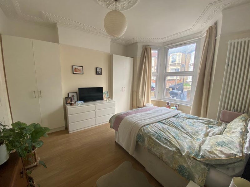 Room Cranbrook Park in Greater London