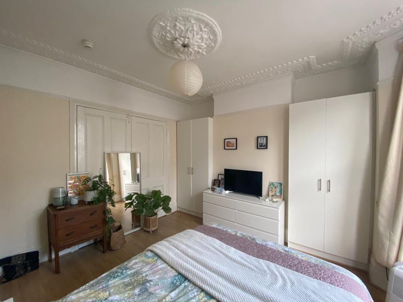 Room Cranbrook Park in Greater London