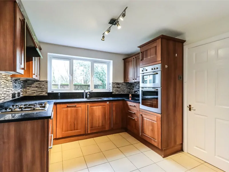 House Baylis Crescent in Mid Sussex