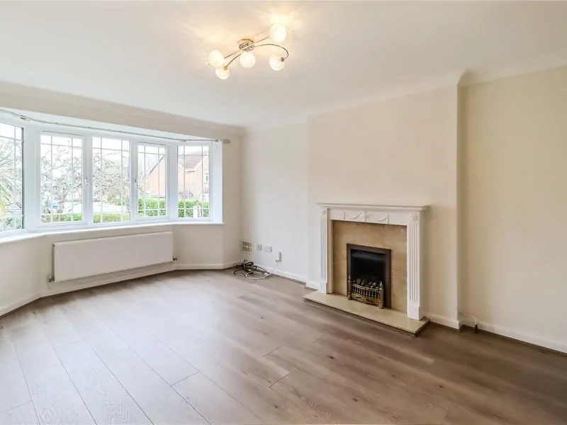 House Baylis Crescent in Mid Sussex