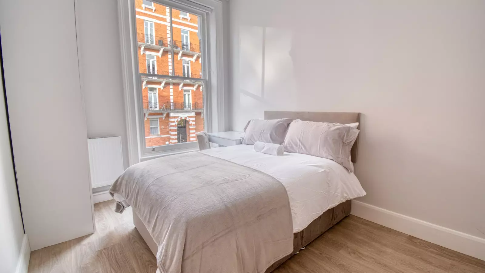 Flat Old Brompton Road in Greater London