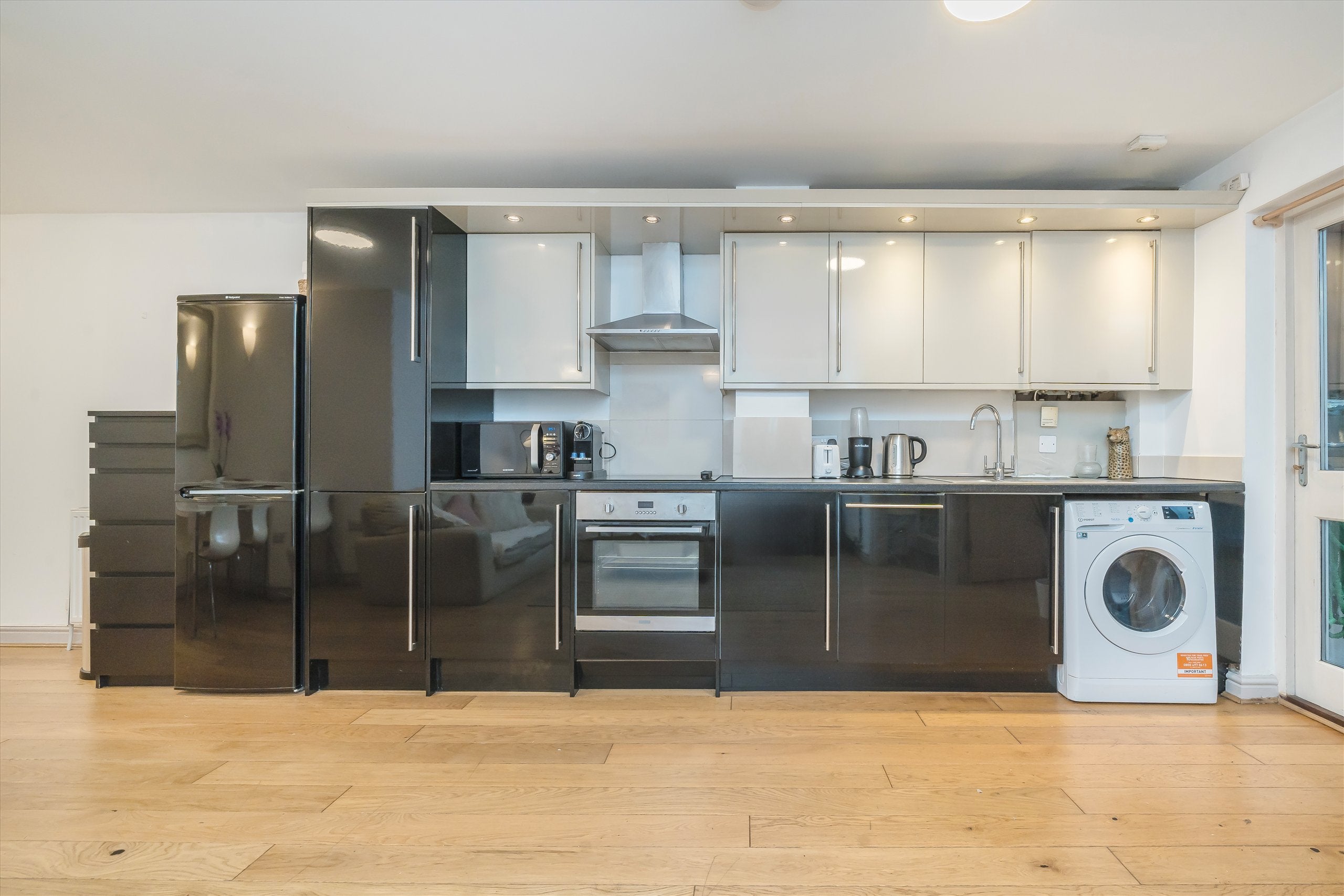 Flat Tadmor Street in Greater London