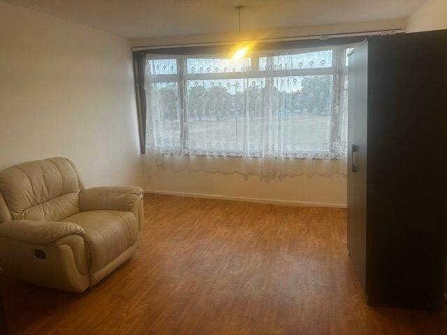 House Huntingdon Close in Greater London