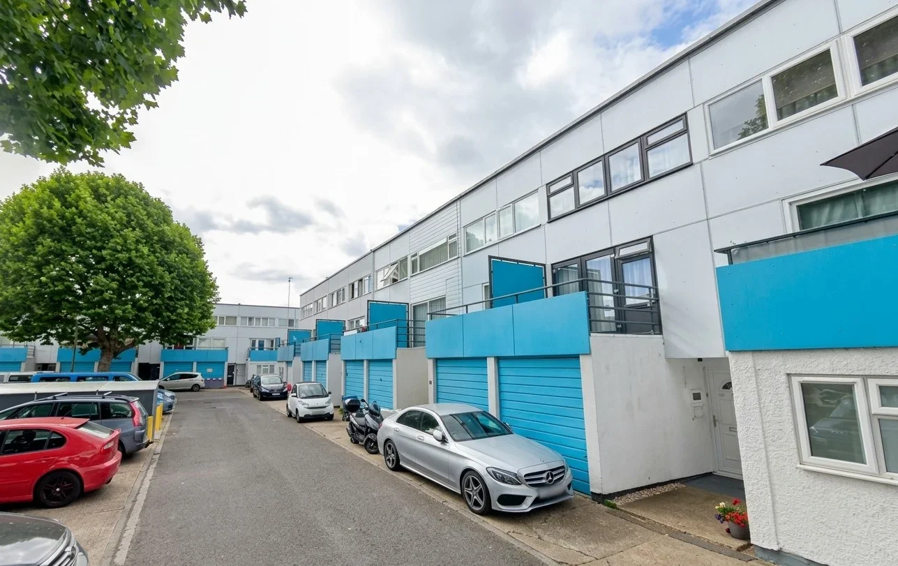 House Huntingdon Close in Greater London