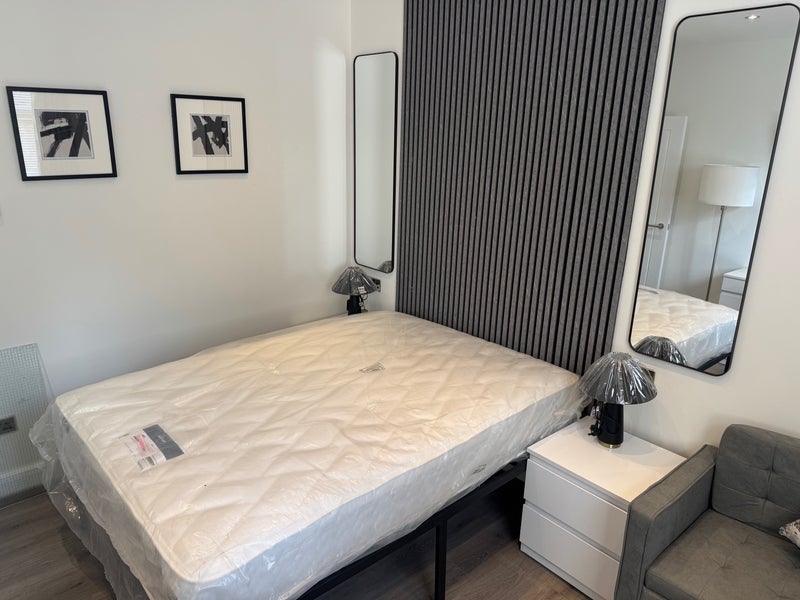 Room Harkness Street in Manchester