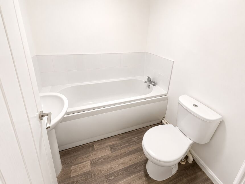 Flat Wellington Court in Holton le Clay