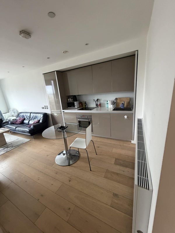 Room Walworth Road in Greater London