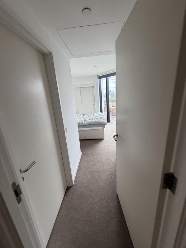 Room Walworth Road in Greater London