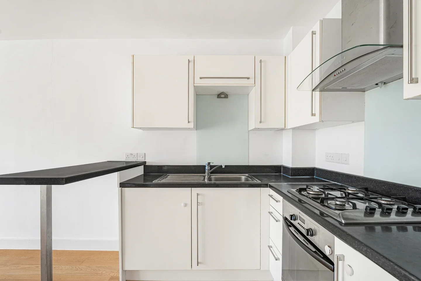 Flat Ealing Green in Greater London
