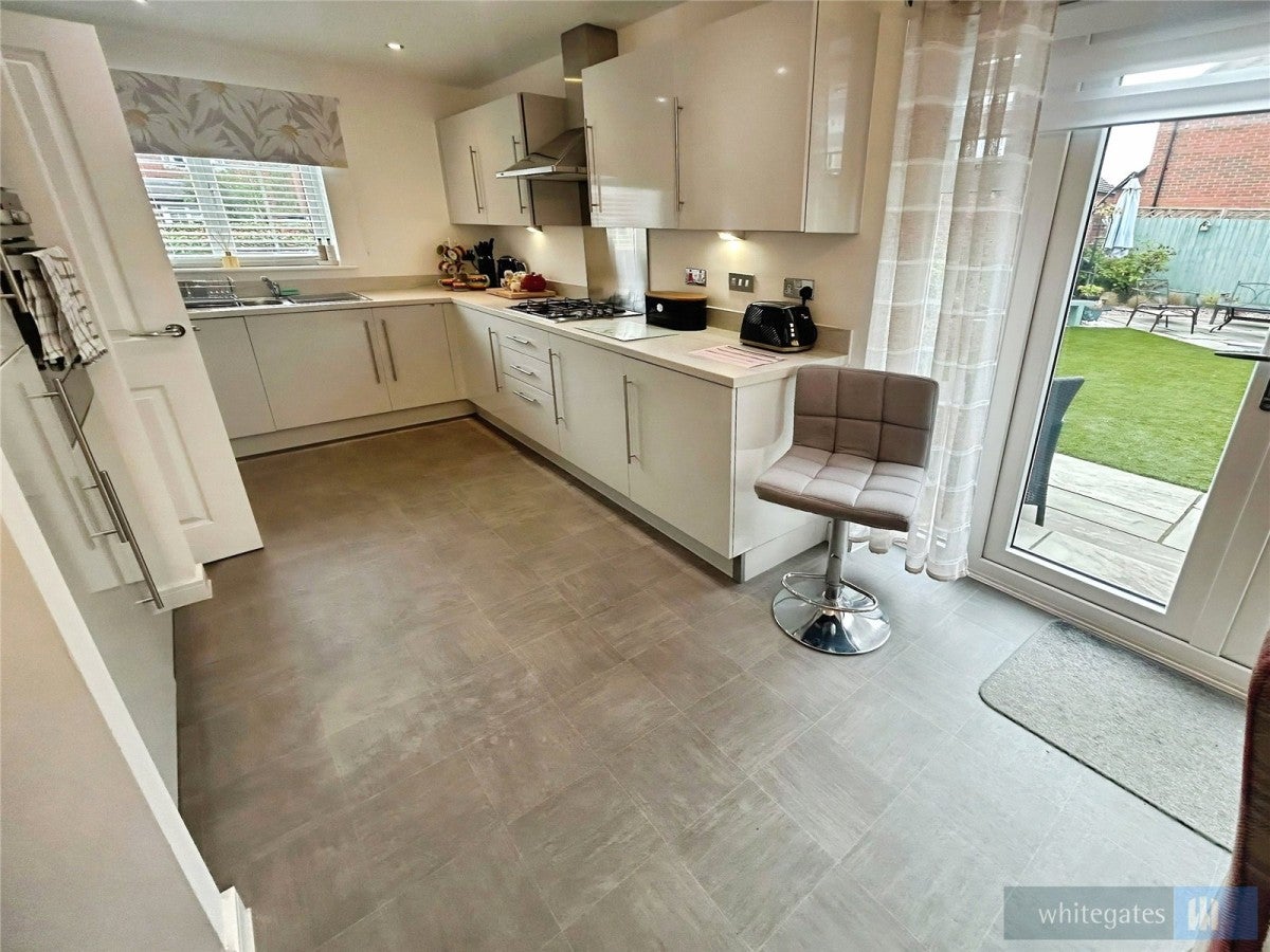 House Stoneleigh Road in Huyton
