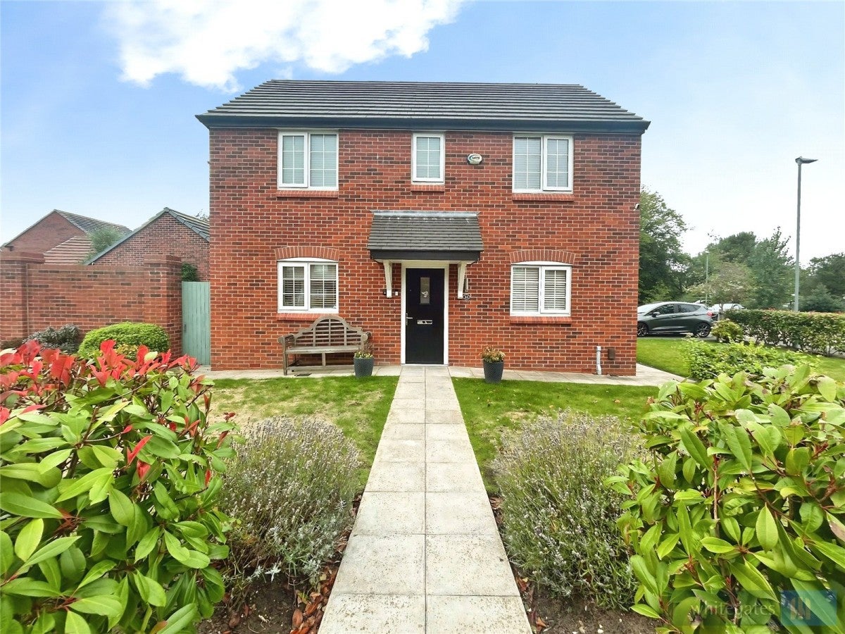 House Stoneleigh Road in Huyton
