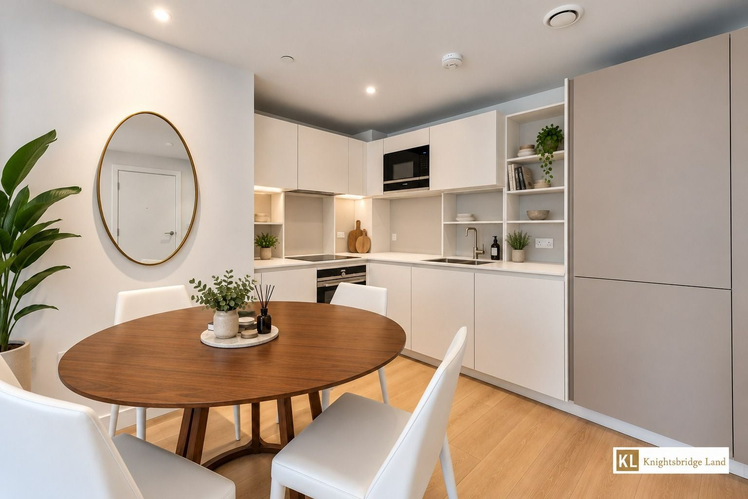 Flat Thurstan Street in Greater London