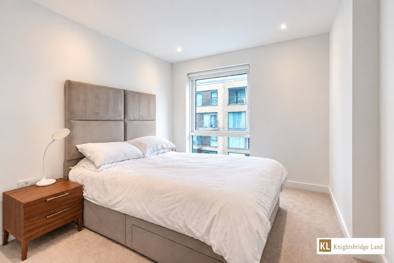 Flat Thurstan Street in Greater London