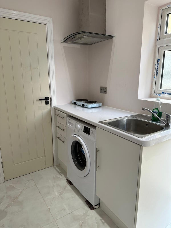Room Martindale Road in Greater London