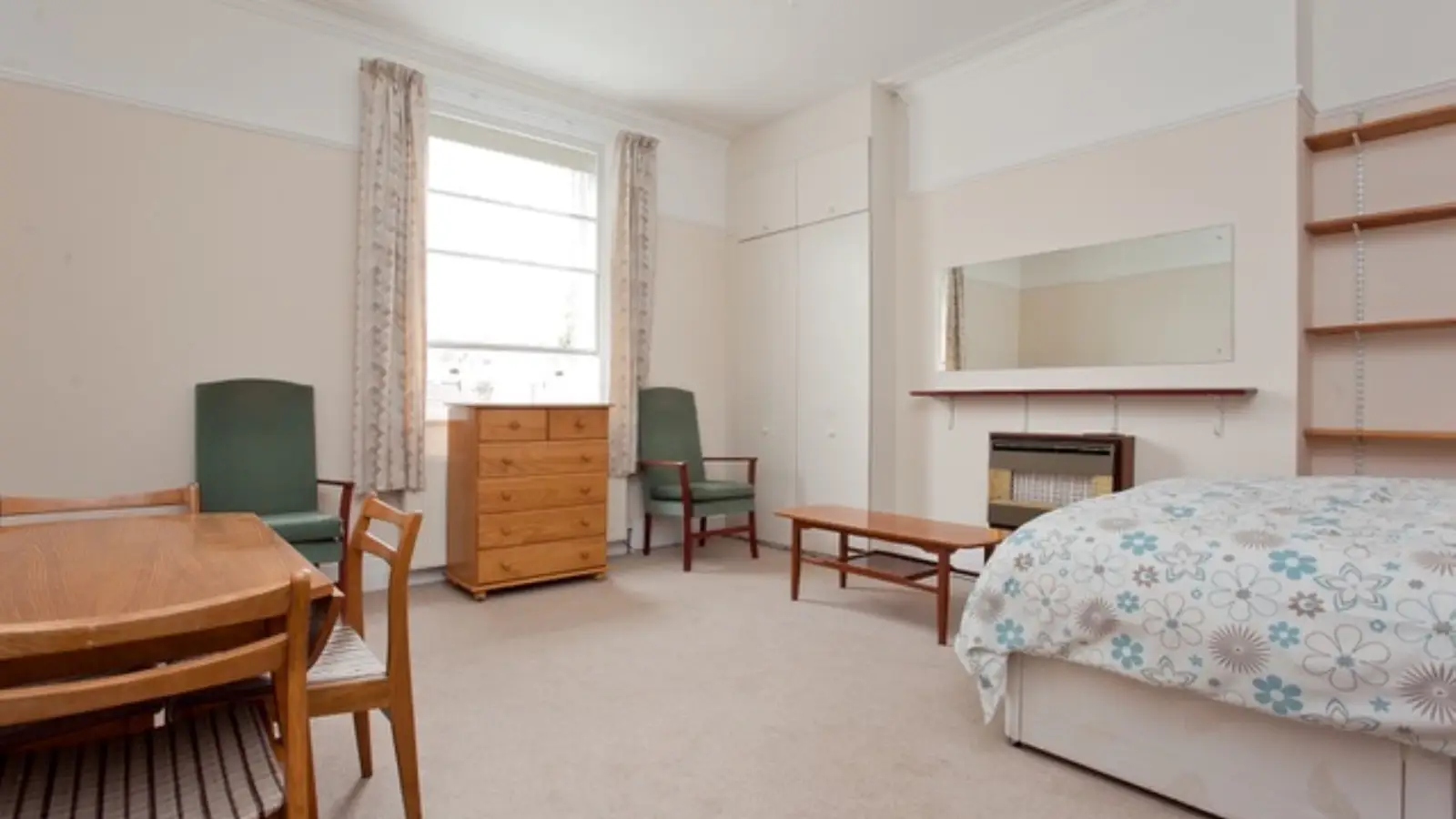 Flat Queensdale Place in Greater London