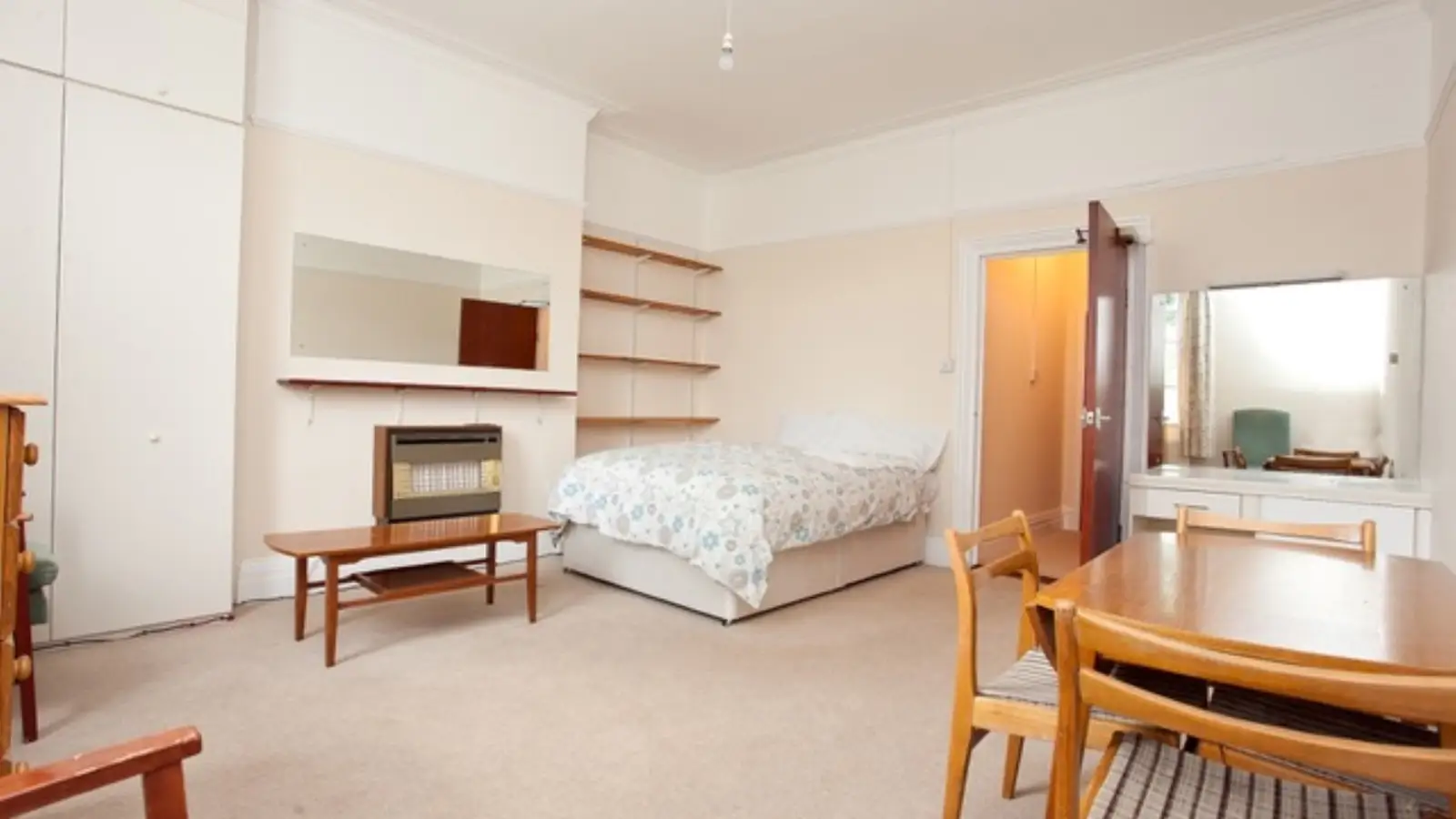 Flat Queensdale Place in Greater London