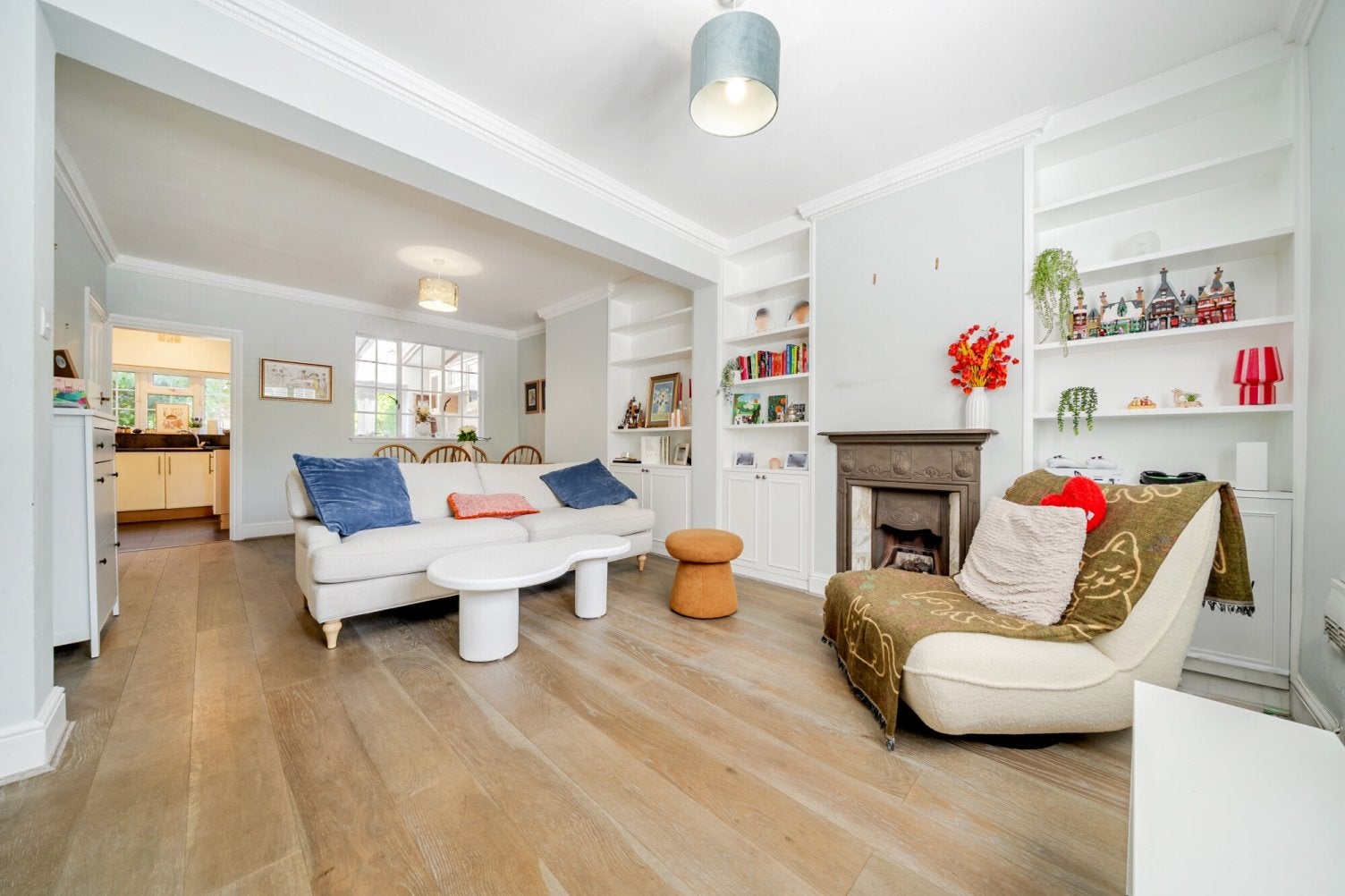 House Woodland Crescent in Greater London