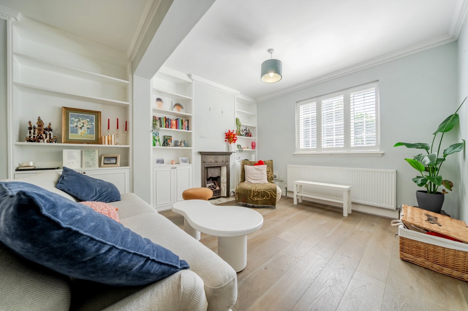 House Woodland Crescent in Greater London