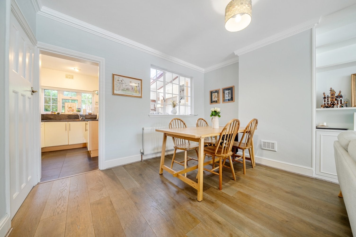 House Woodland Crescent in Greater London