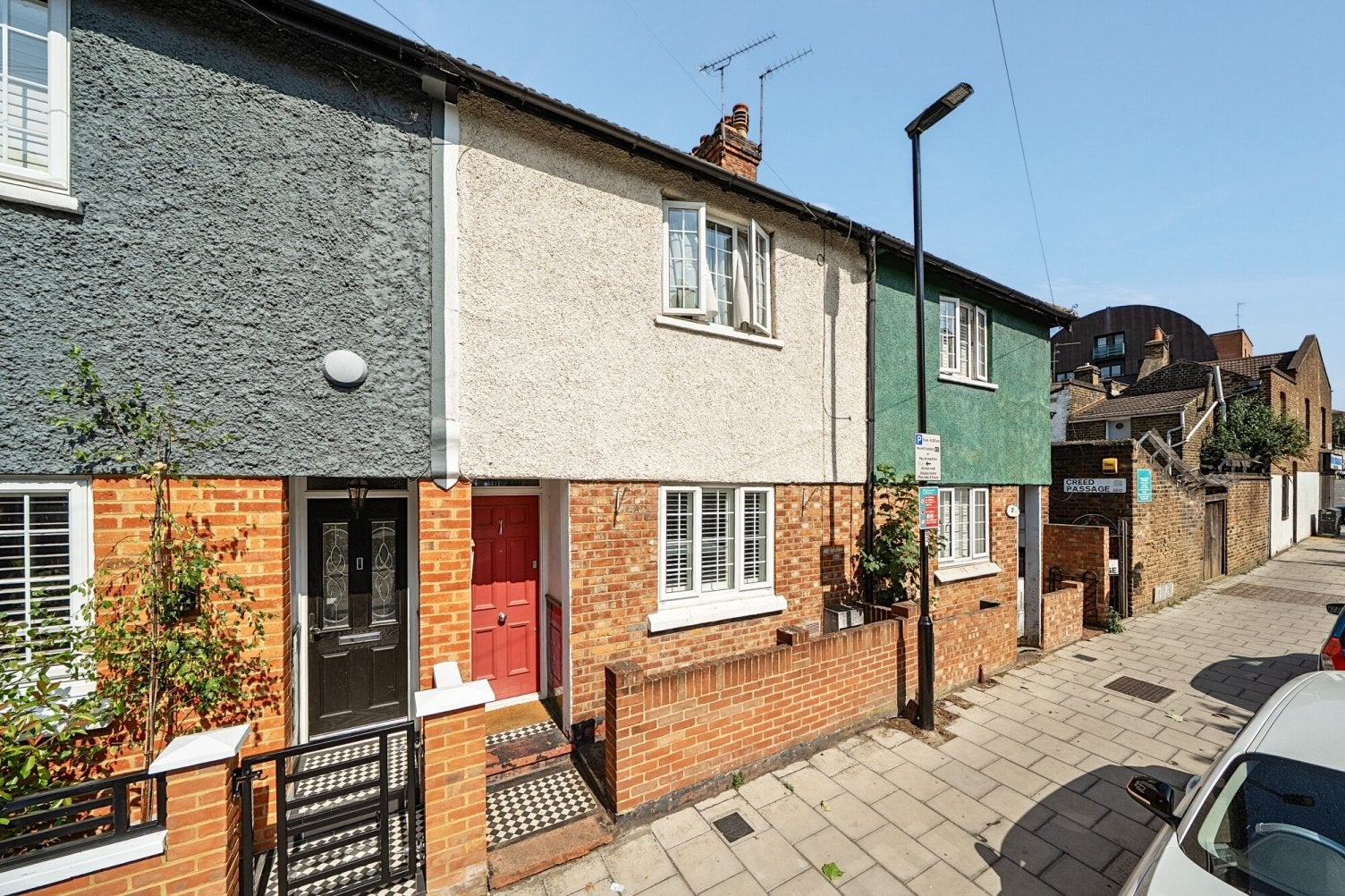 House Woodland Crescent in Greater London