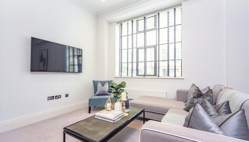 Flat Rainville Road in Greater London