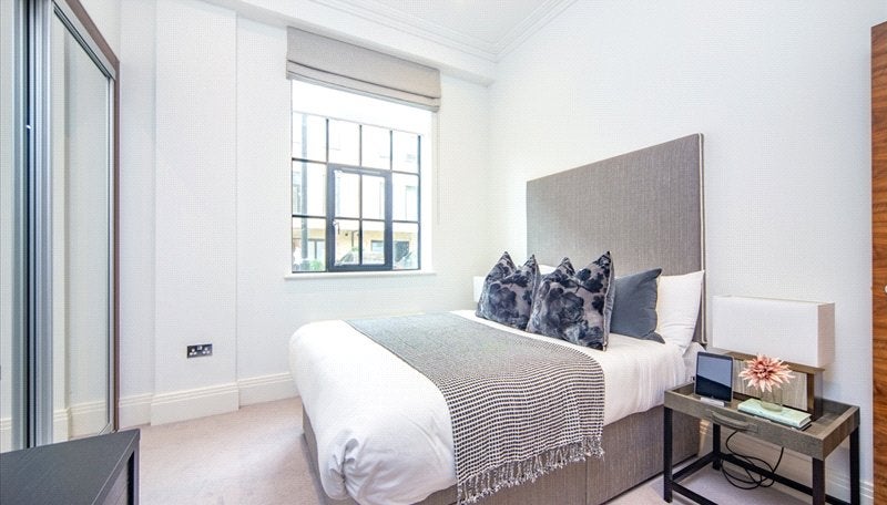 Flat Rainville Road in Greater London