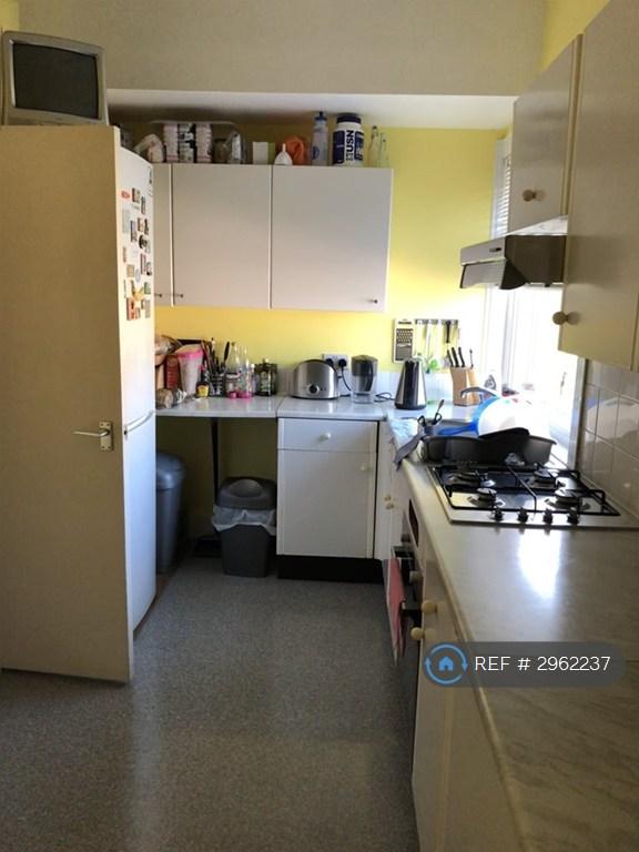 Room Lorne Terrace in Greater London