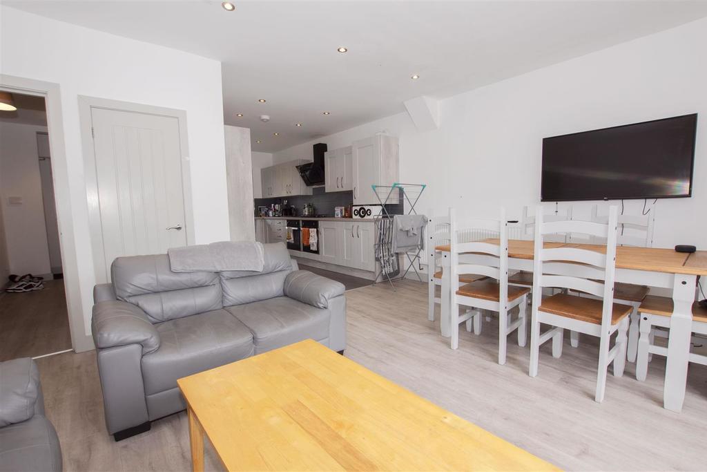 Flat Harborne Lane in Birmingham
