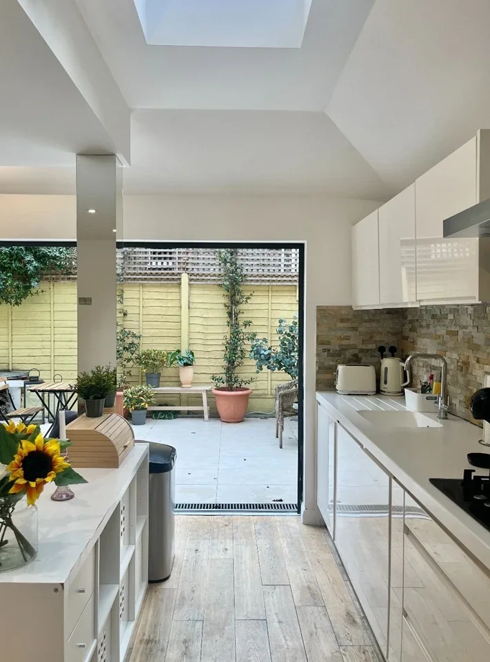 Flat Archel Road in Greater London
