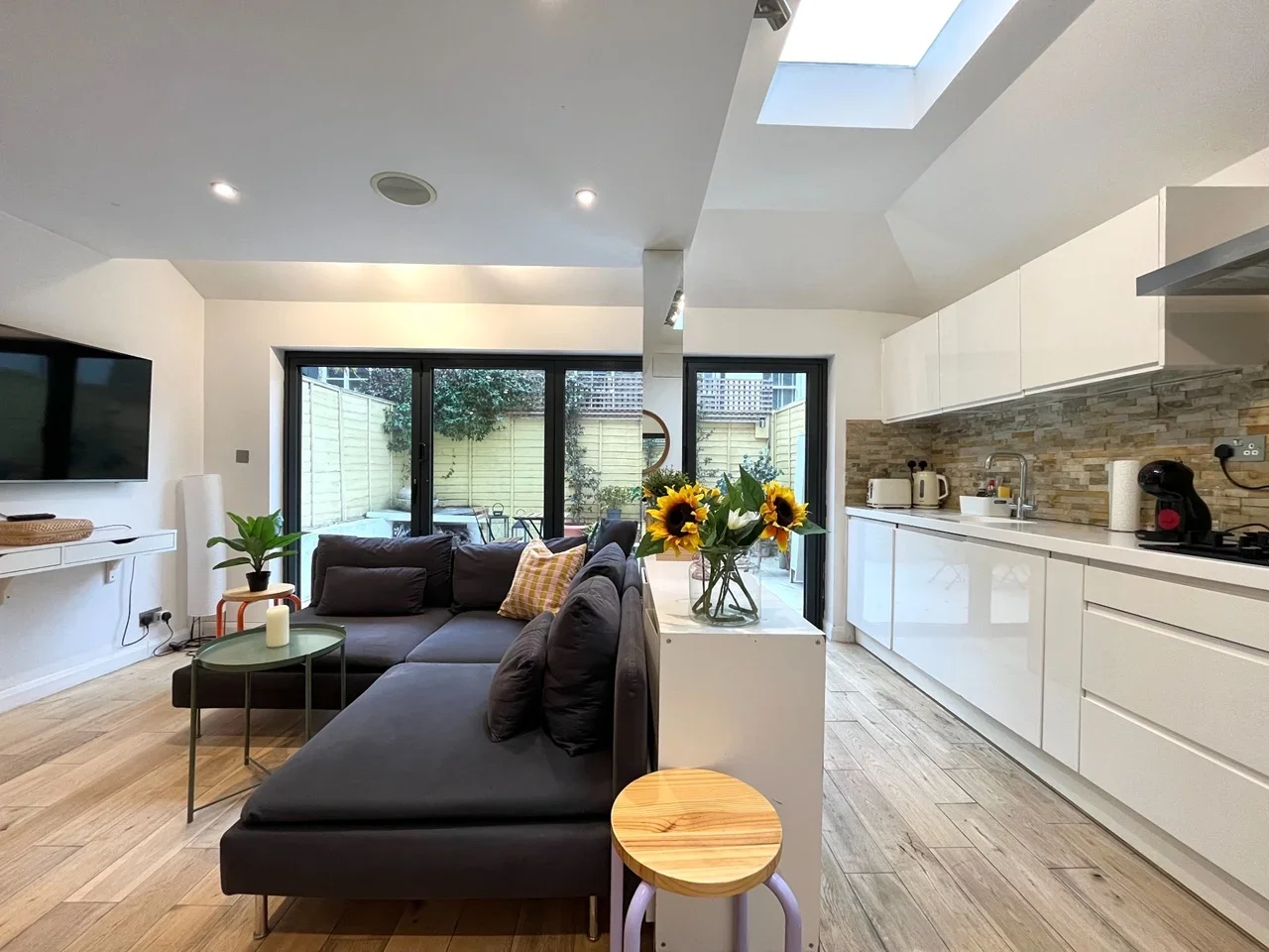 Flat Archel Road in Greater London