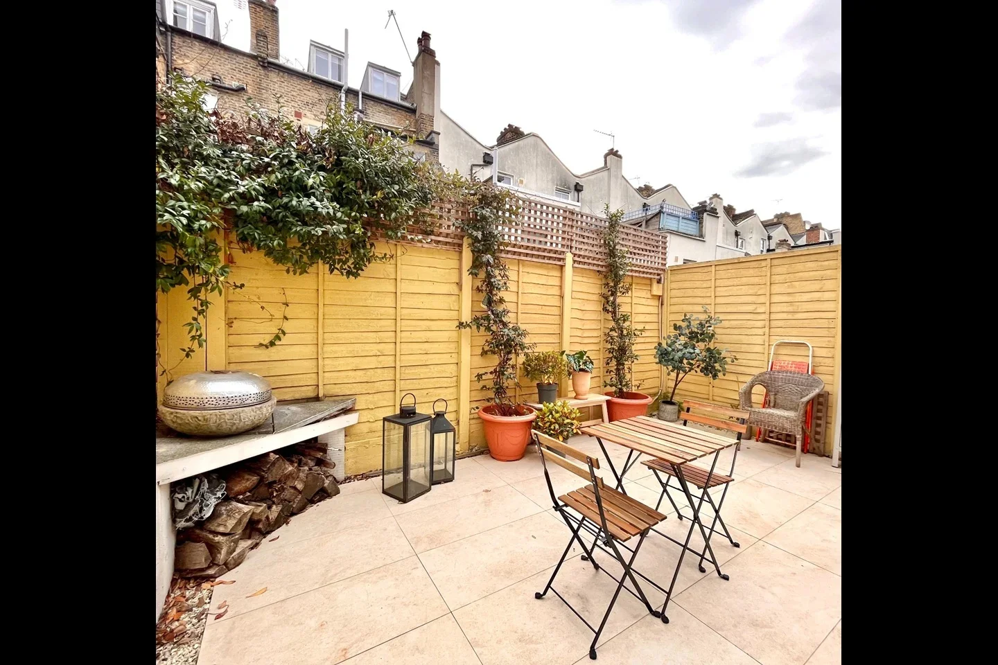 Flat Archel Road in Greater London