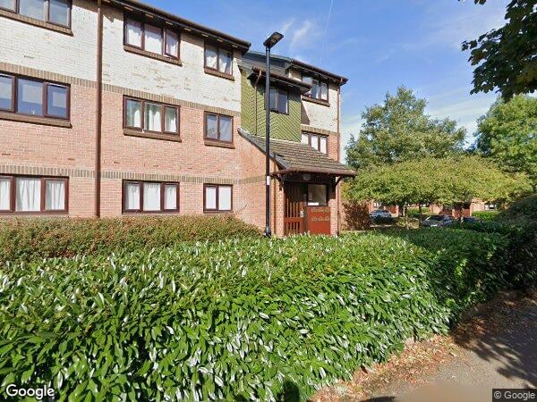 Flat Maltby Drive in Greater London