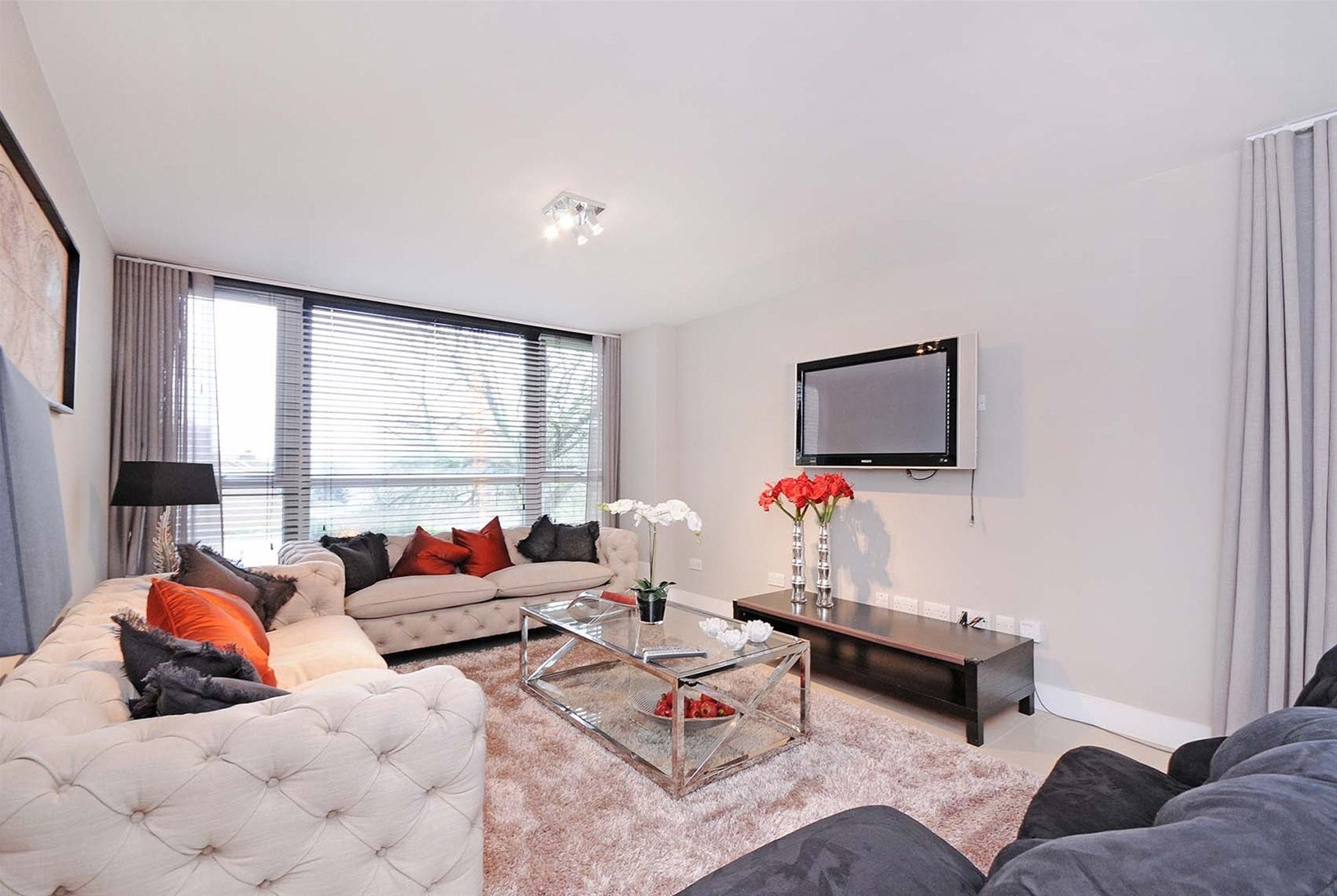 Flat Finchley Road in Greater London