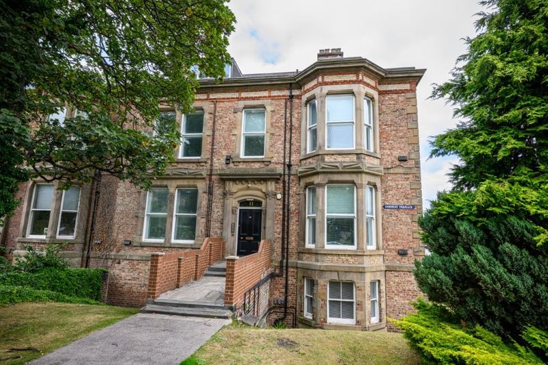 Flat Osborne Terrace in Newcastle upon Tyne